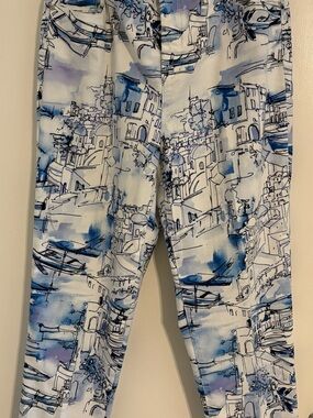 Chico's White Leggings with Blue Scenic Sketch Print